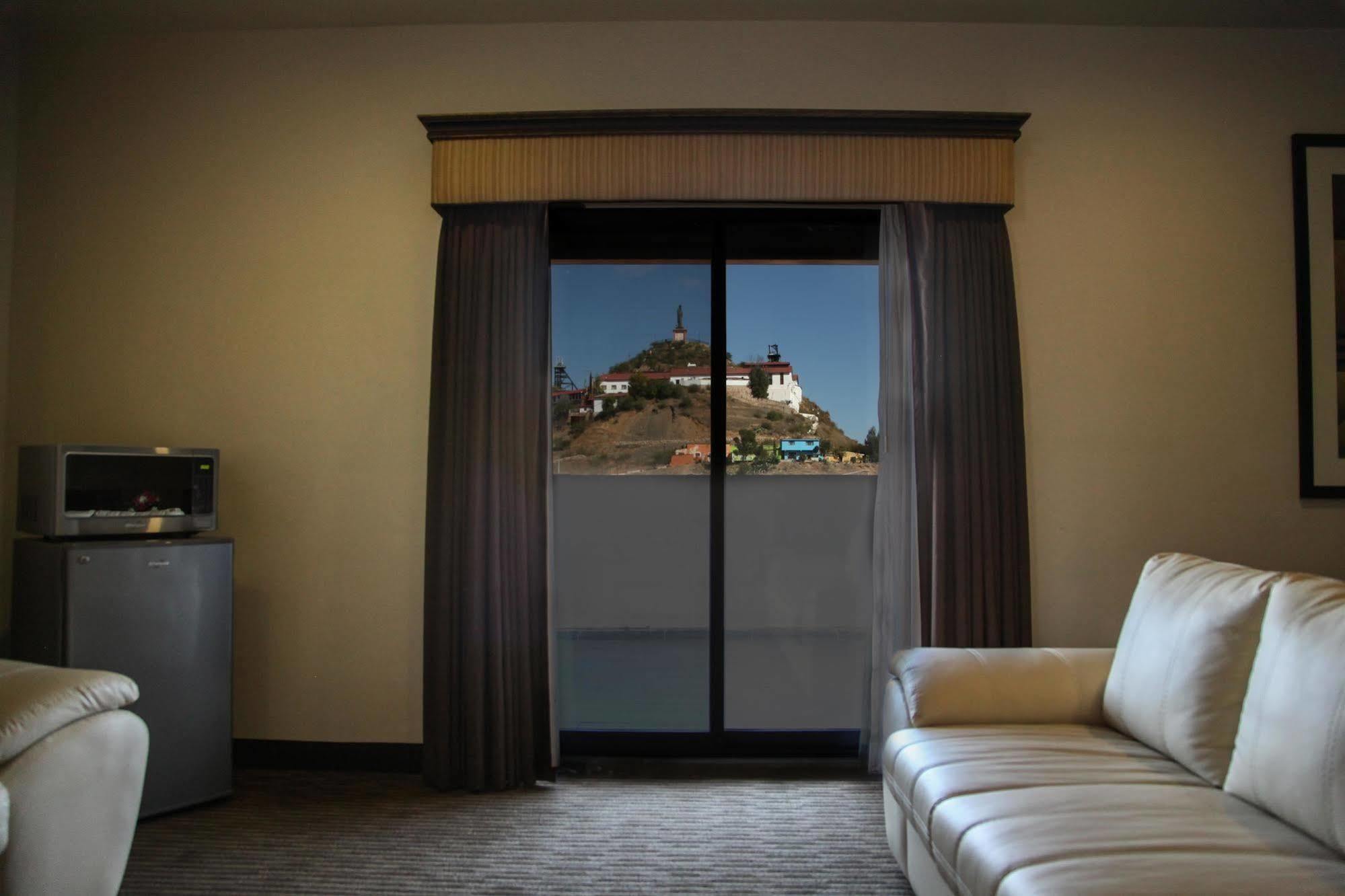 Best Western Plus La Mina Parral ห้อง รูปภาพ